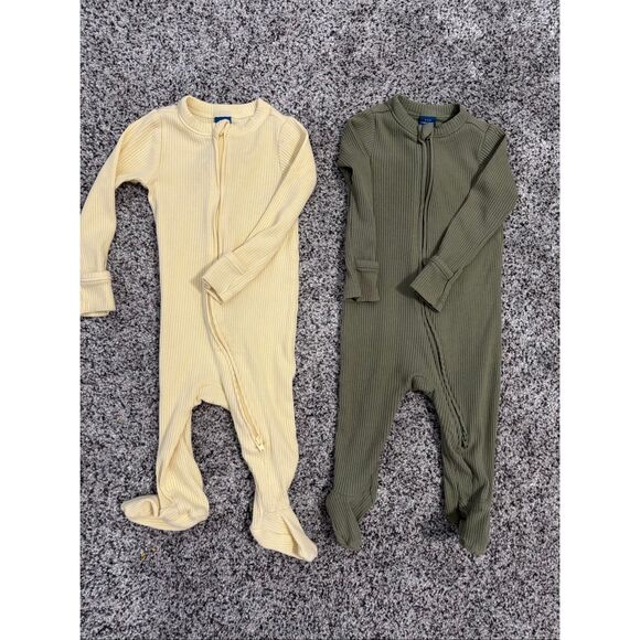 ❤️Old Navy Ribbed Unisex Sleepers3-6M - Picture 2 of 4